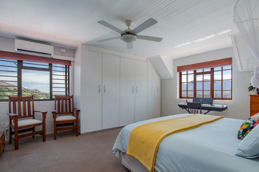 4 Bedroom Property for Sale in Bertville Western Cape